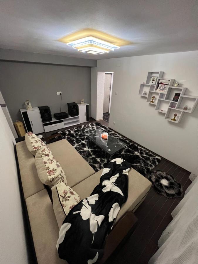 Jas Apartament Apartment Lupeni  Екстериор снимка